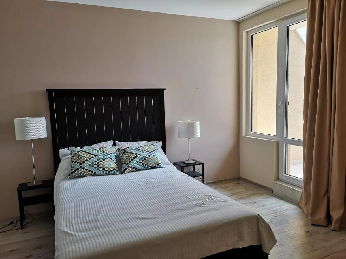 Flora Beach Private Aparthotel Pomorie
